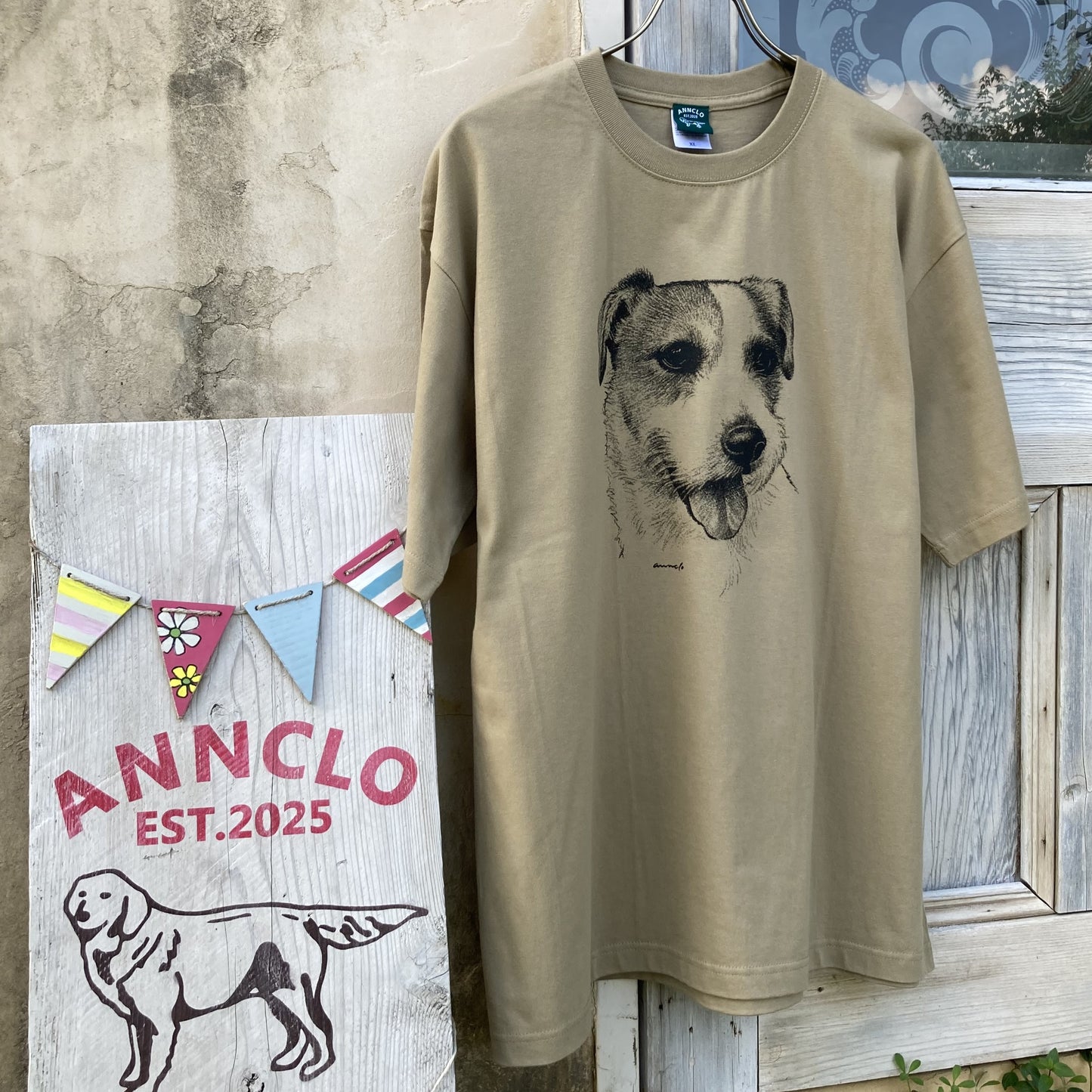 ヴィンテージライクな犬の肖像画Tシャツ（ジャックラッセルテリア）